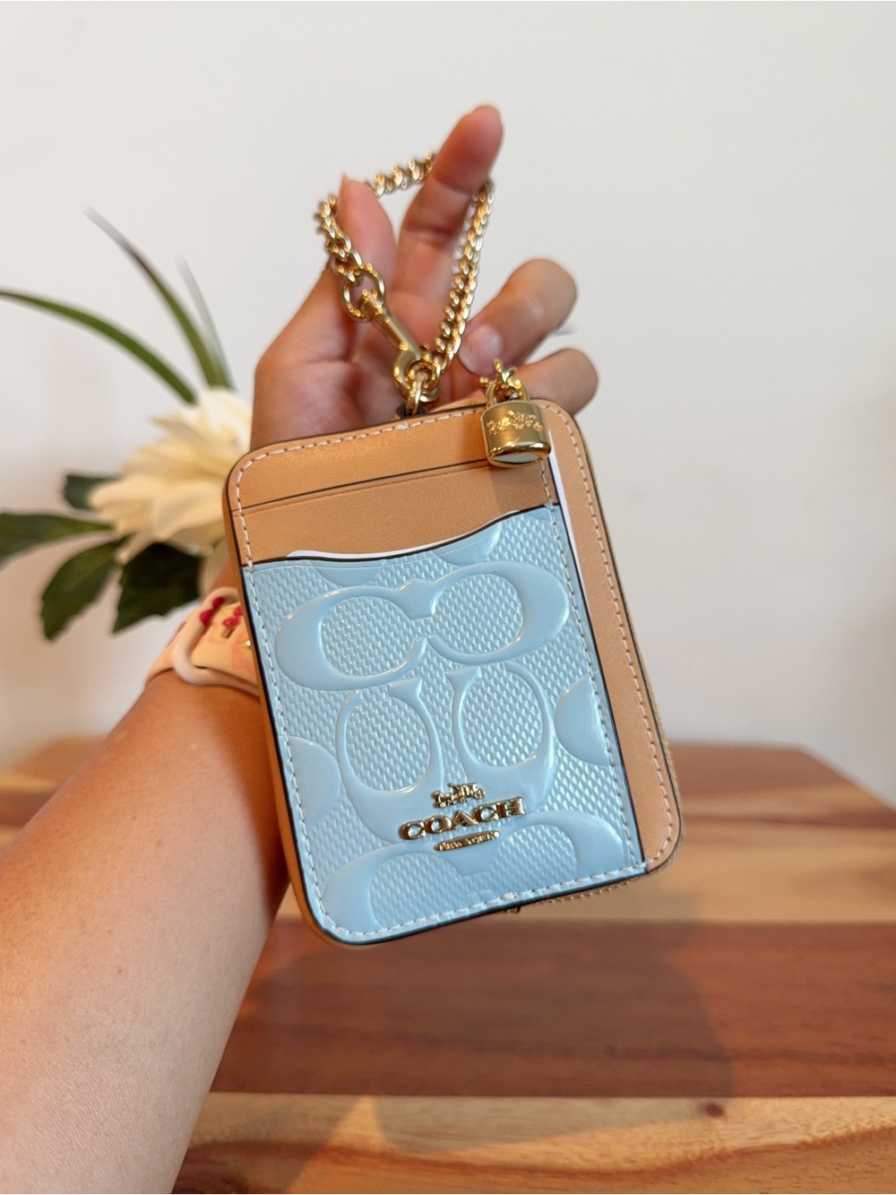 NWT Coach Zip Card Case In Signature Leather With Charm